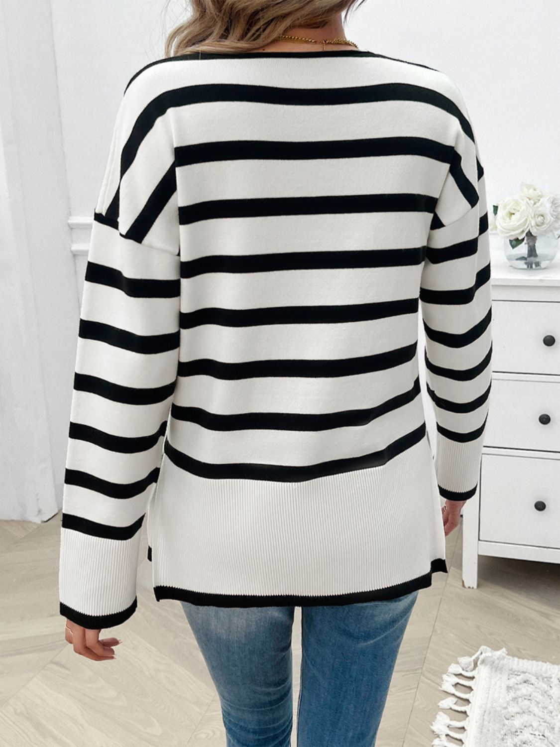 Devine Striped V-Neck Long Sleeve Knit Top