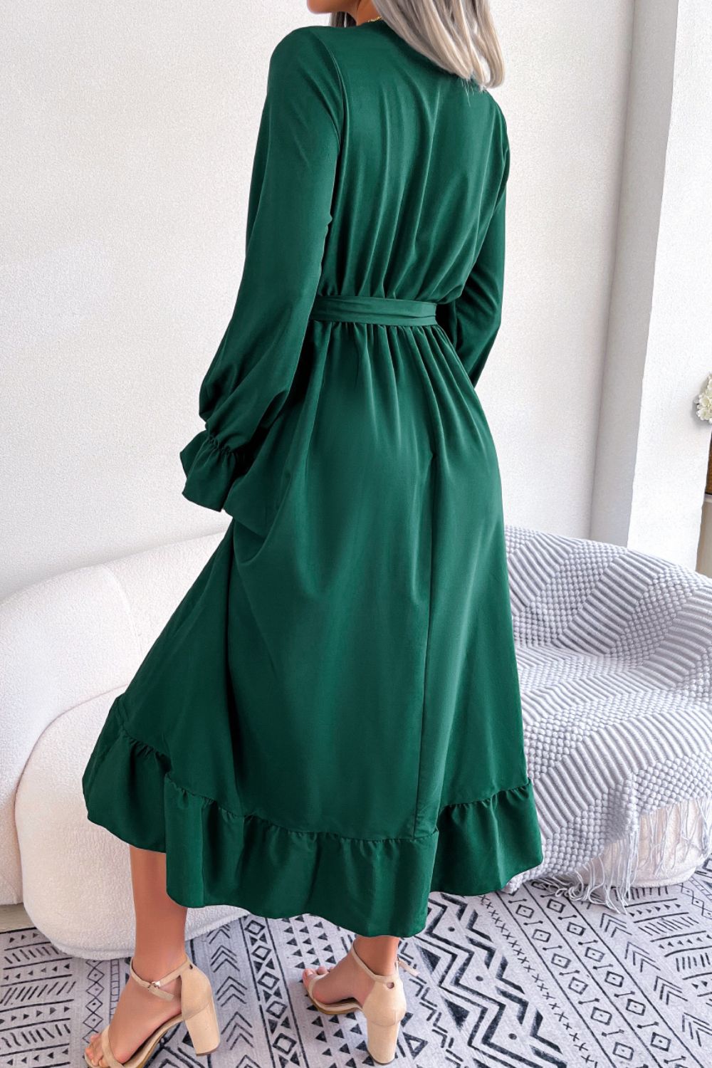 Contrast Belted Flounce Sleeve Dress